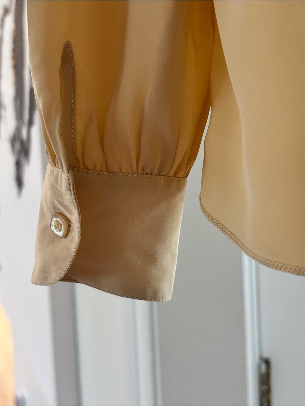 Vintage St John Blouse Size 6 Gold Tan Tie Neck Long Sleeve Top - Picture 3 of 8